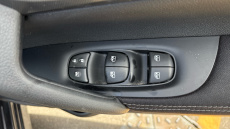 Nissan Qashqai 1.2 DiG-T N-Connecta 5dr Petrol Hatchback